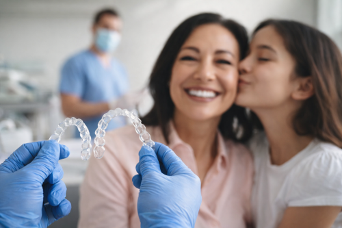 invisalign en queretaro sonrisa mamá dia de las madres
